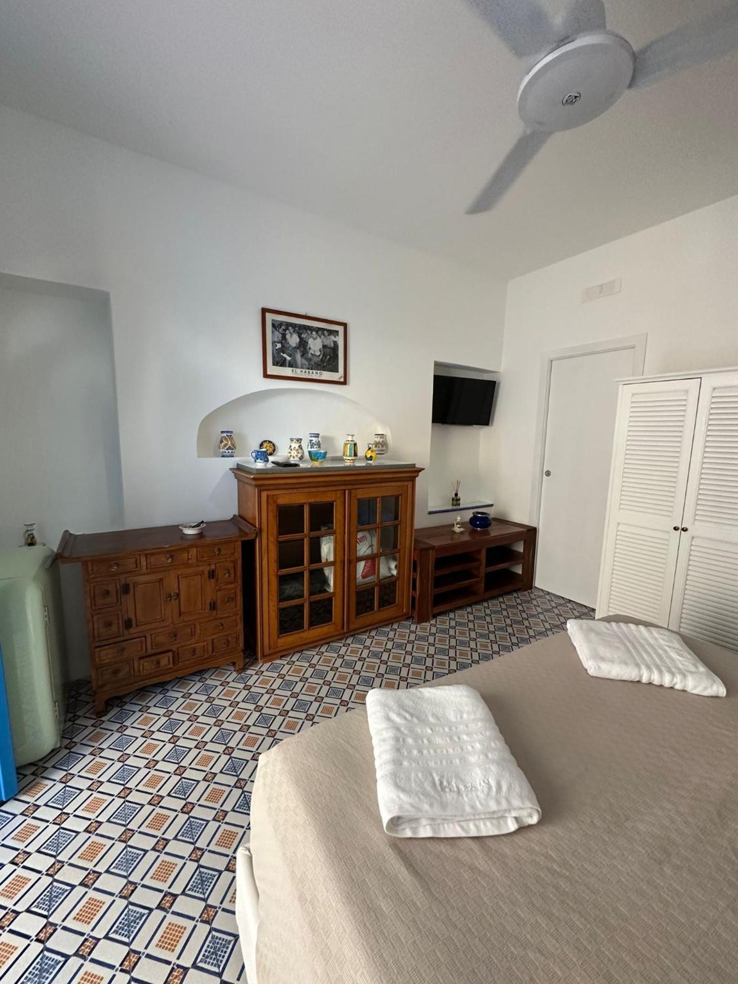 Art B&B Panarea Eksteriør billede